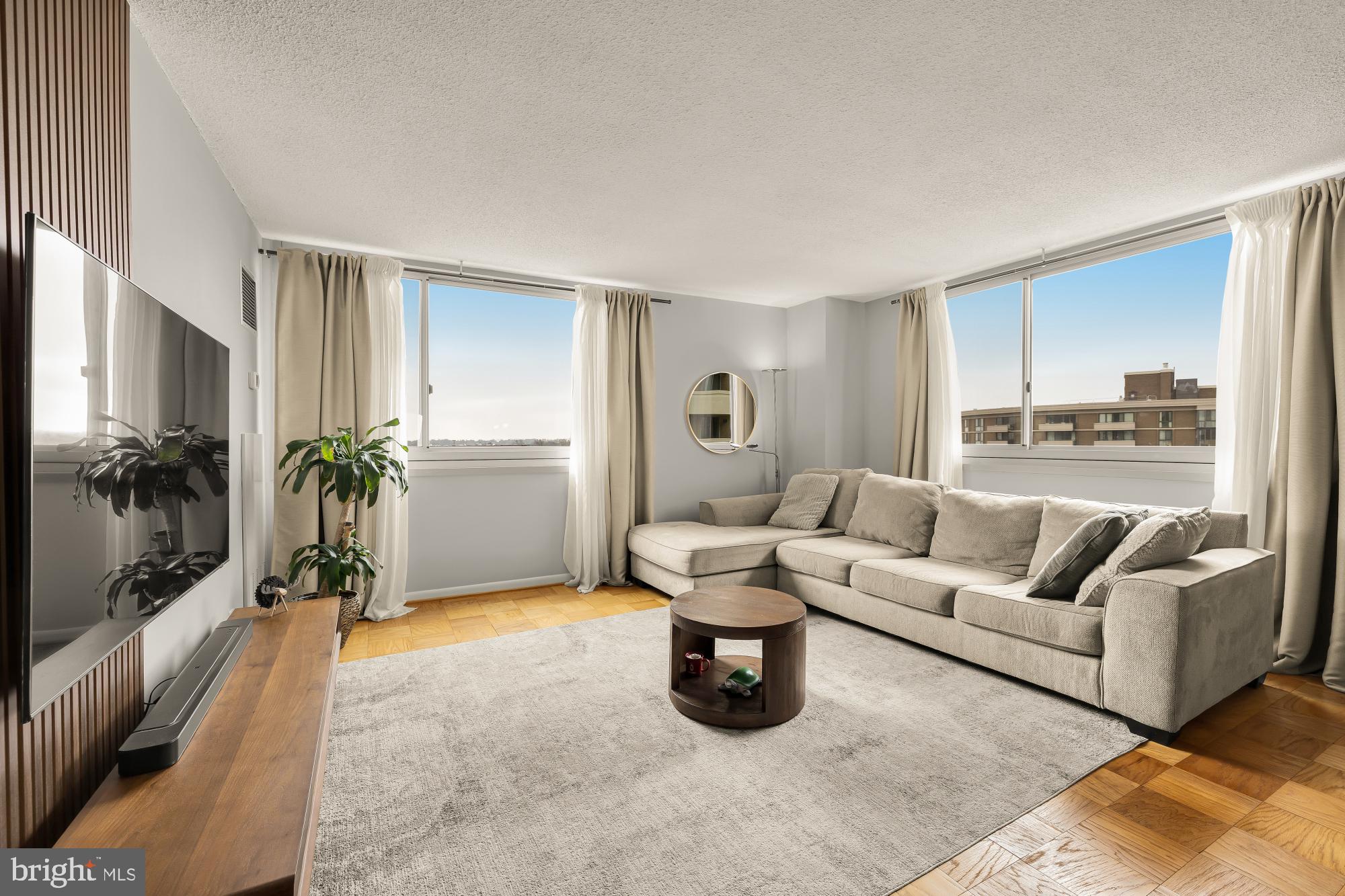 4601 N PARK AVENUE 1119