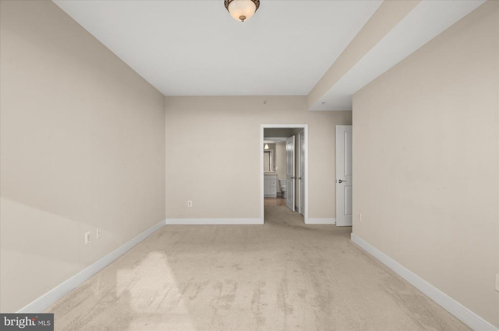 7710 WOODMONT AVENUE 513