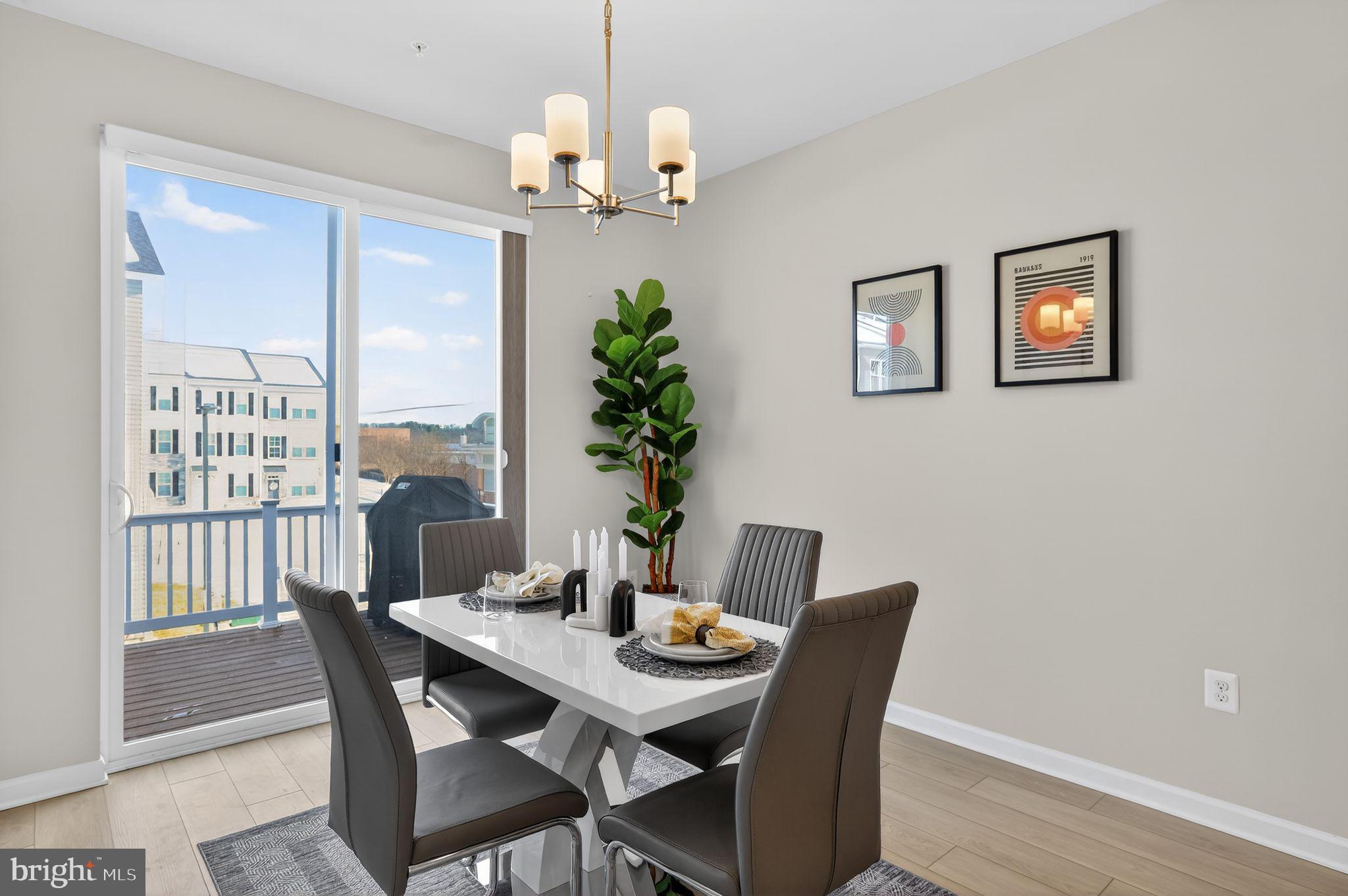 1017 VILLAGE CLUB ALLEY