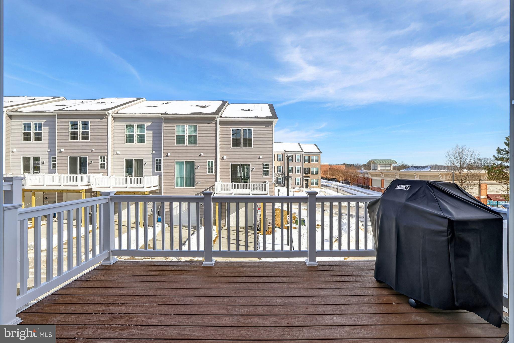 1017 VILLAGE CLUB ALLEY