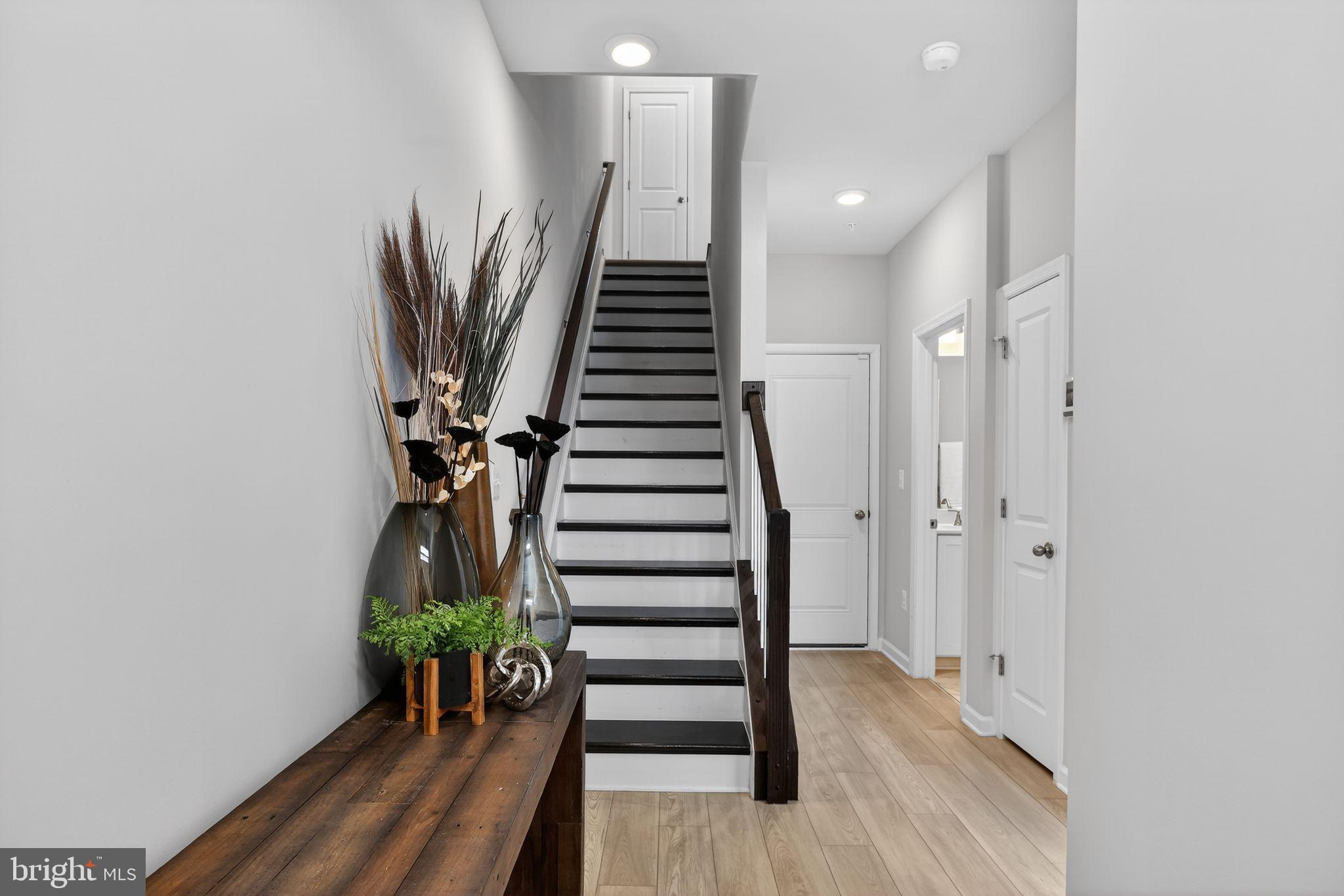 1017 VILLAGE CLUB ALLEY