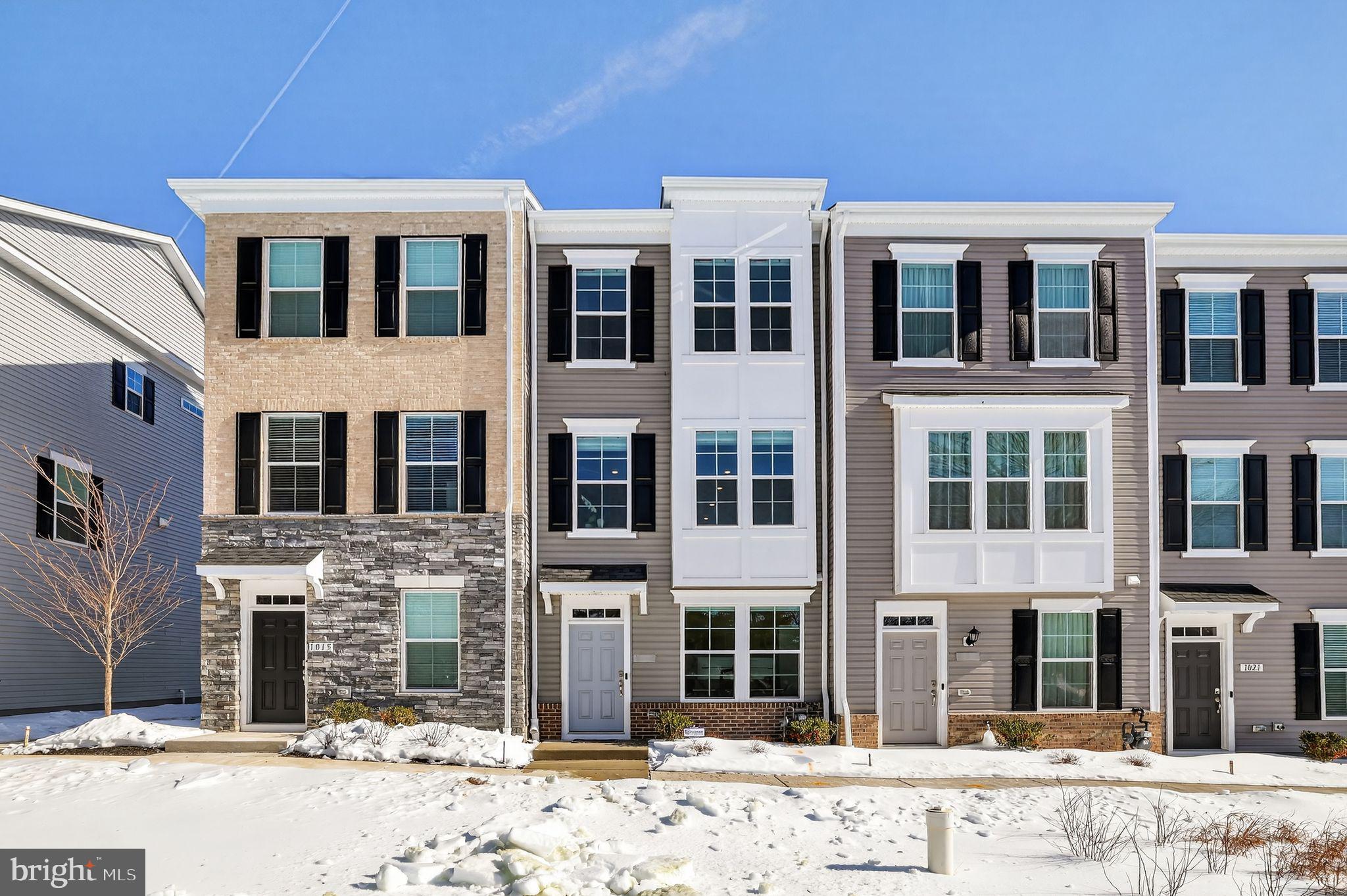 1017 VILLAGE CLUB ALLEY