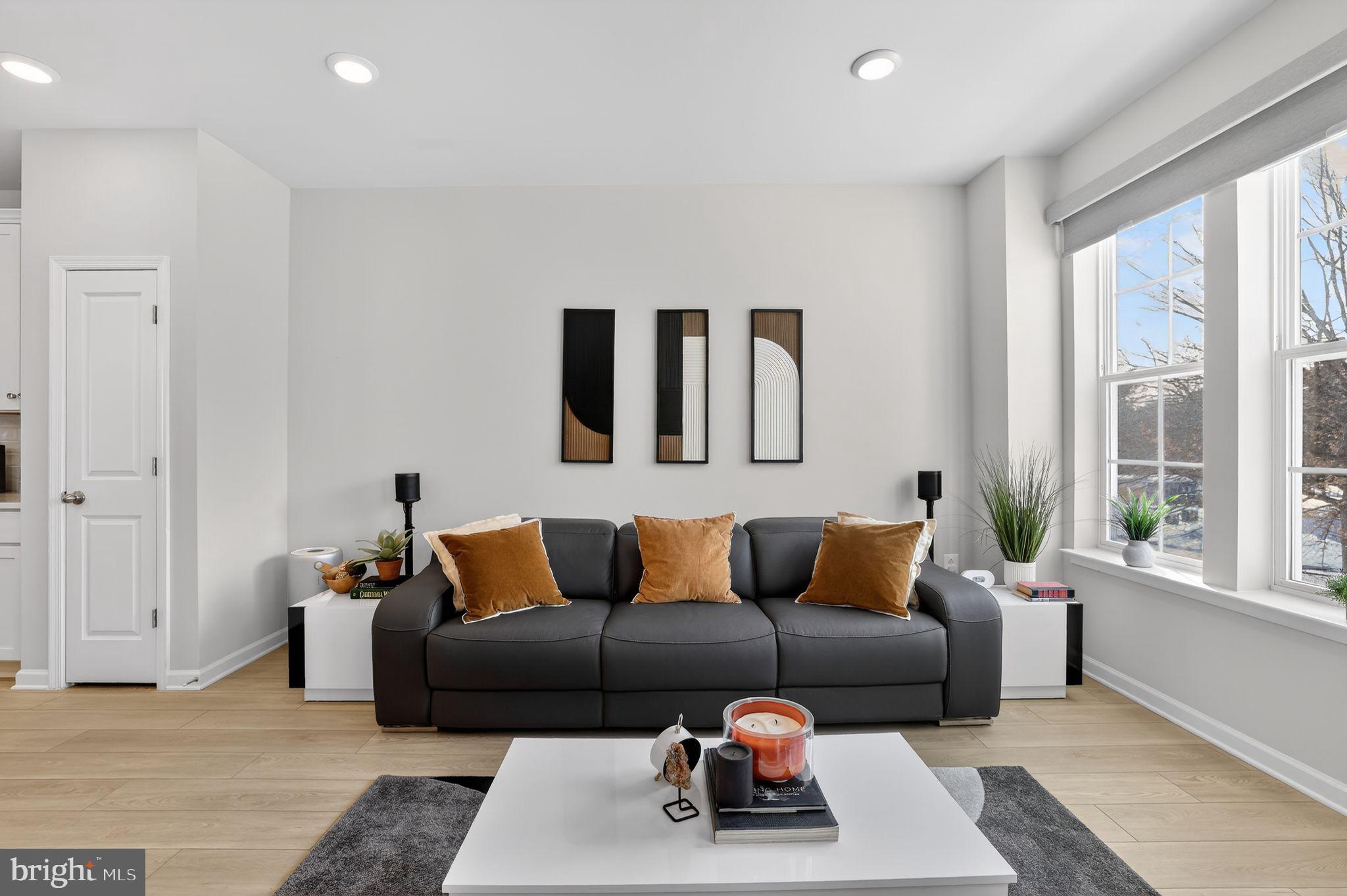 1017 VILLAGE CLUB ALLEY