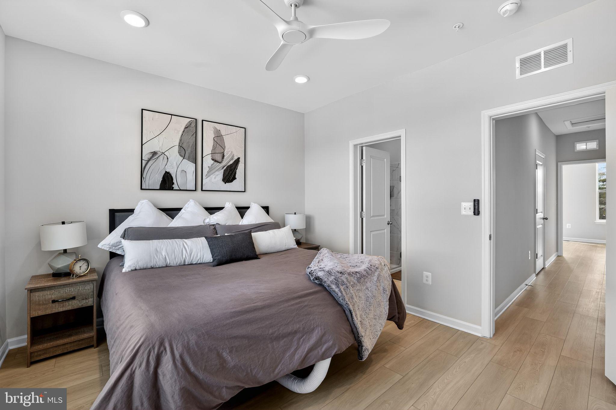 1017 VILLAGE CLUB ALLEY