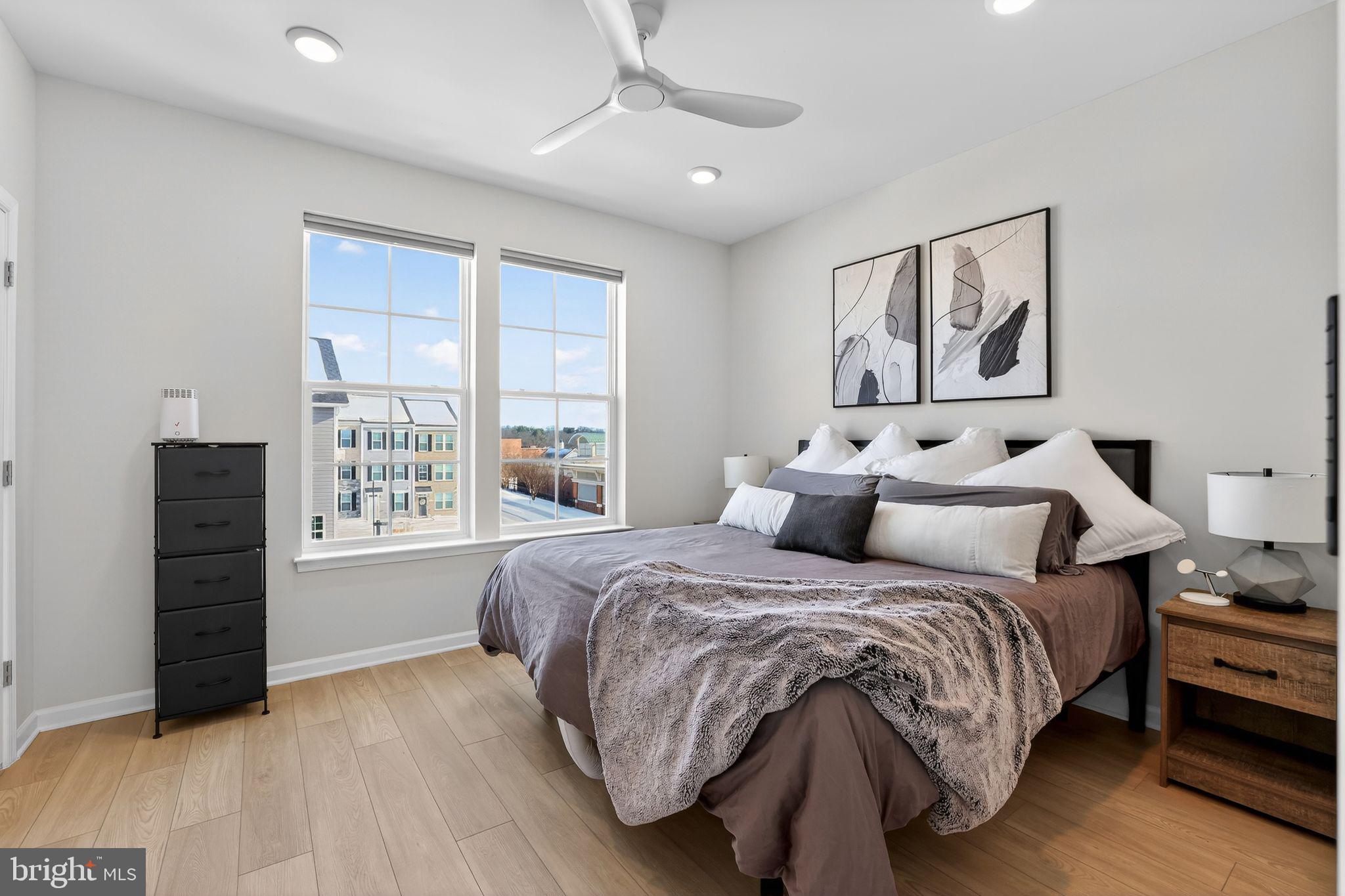 1017 VILLAGE CLUB ALLEY