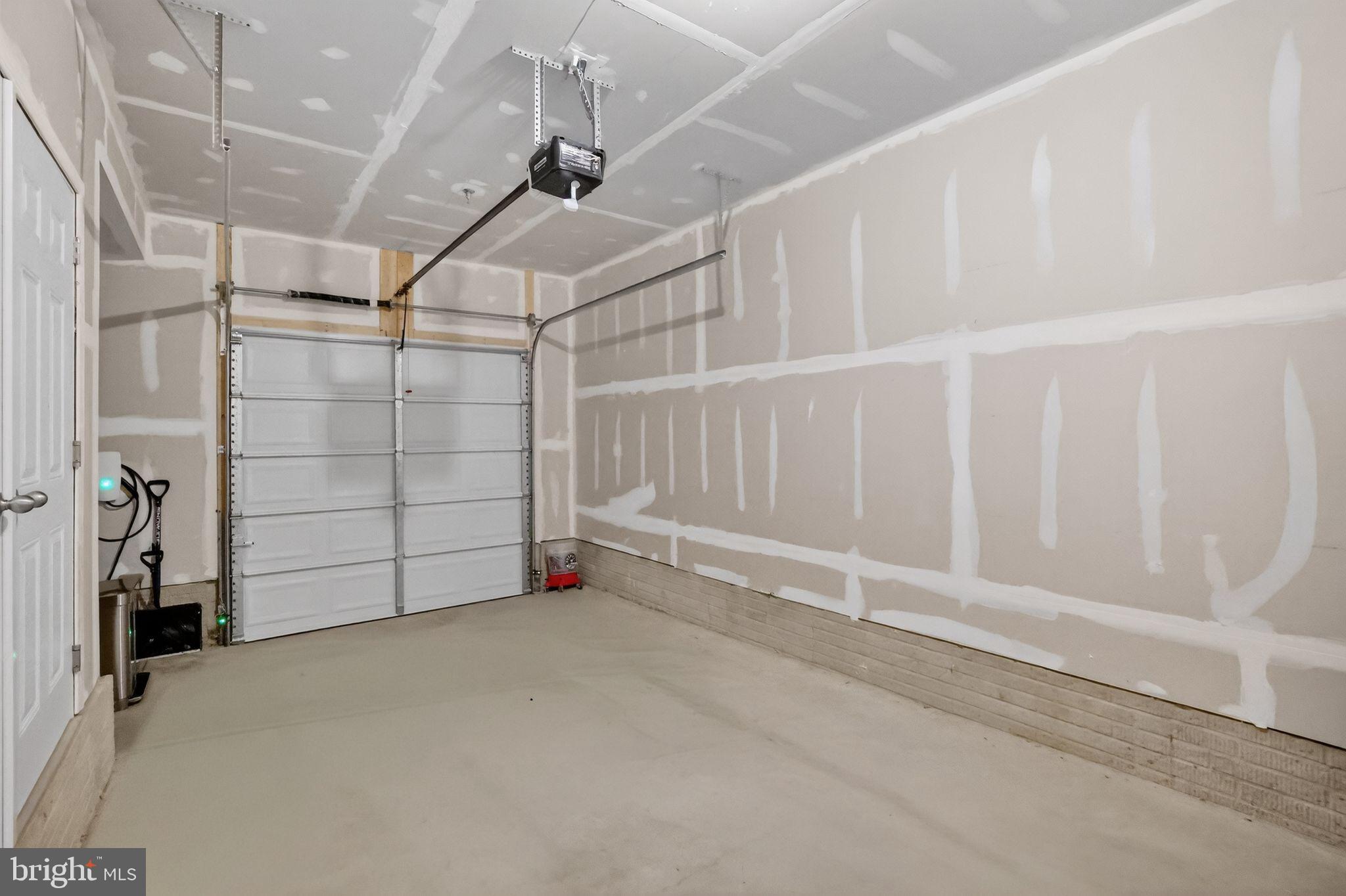 1017 VILLAGE CLUB ALLEY