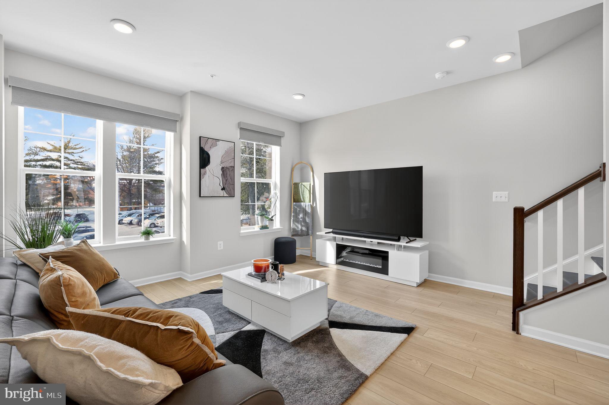 1017 VILLAGE CLUB ALLEY