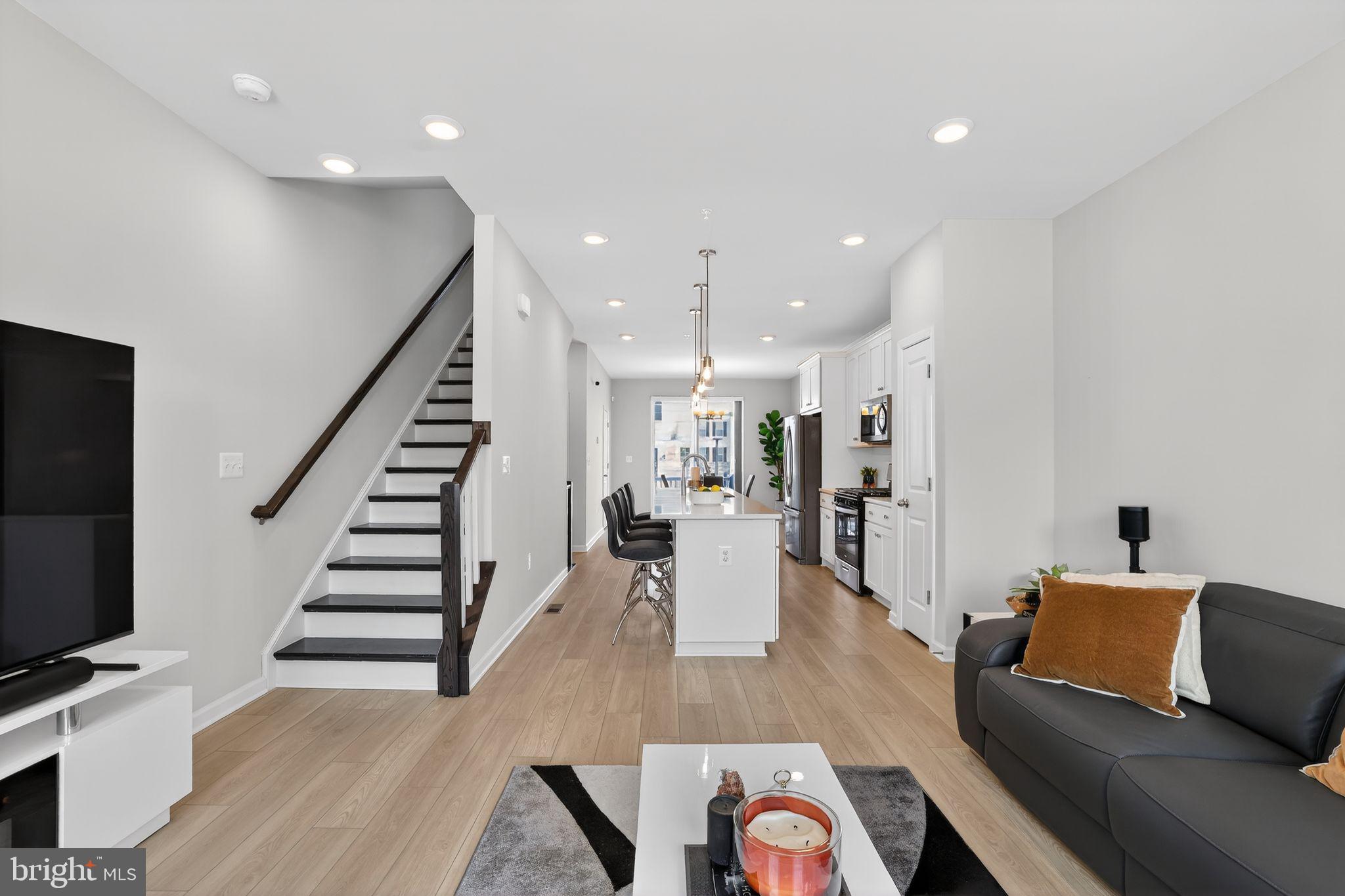 1017 VILLAGE CLUB ALLEY