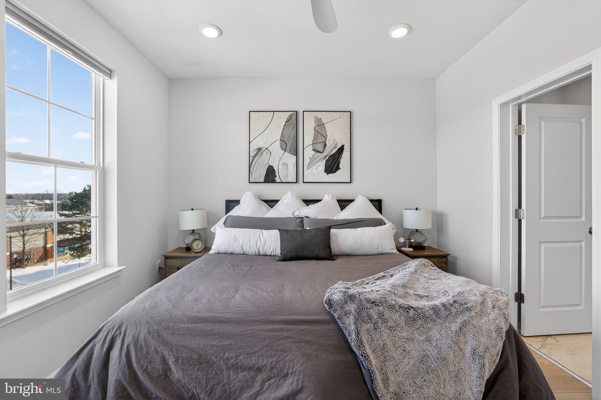 1017 VILLAGE CLUB ALLEY