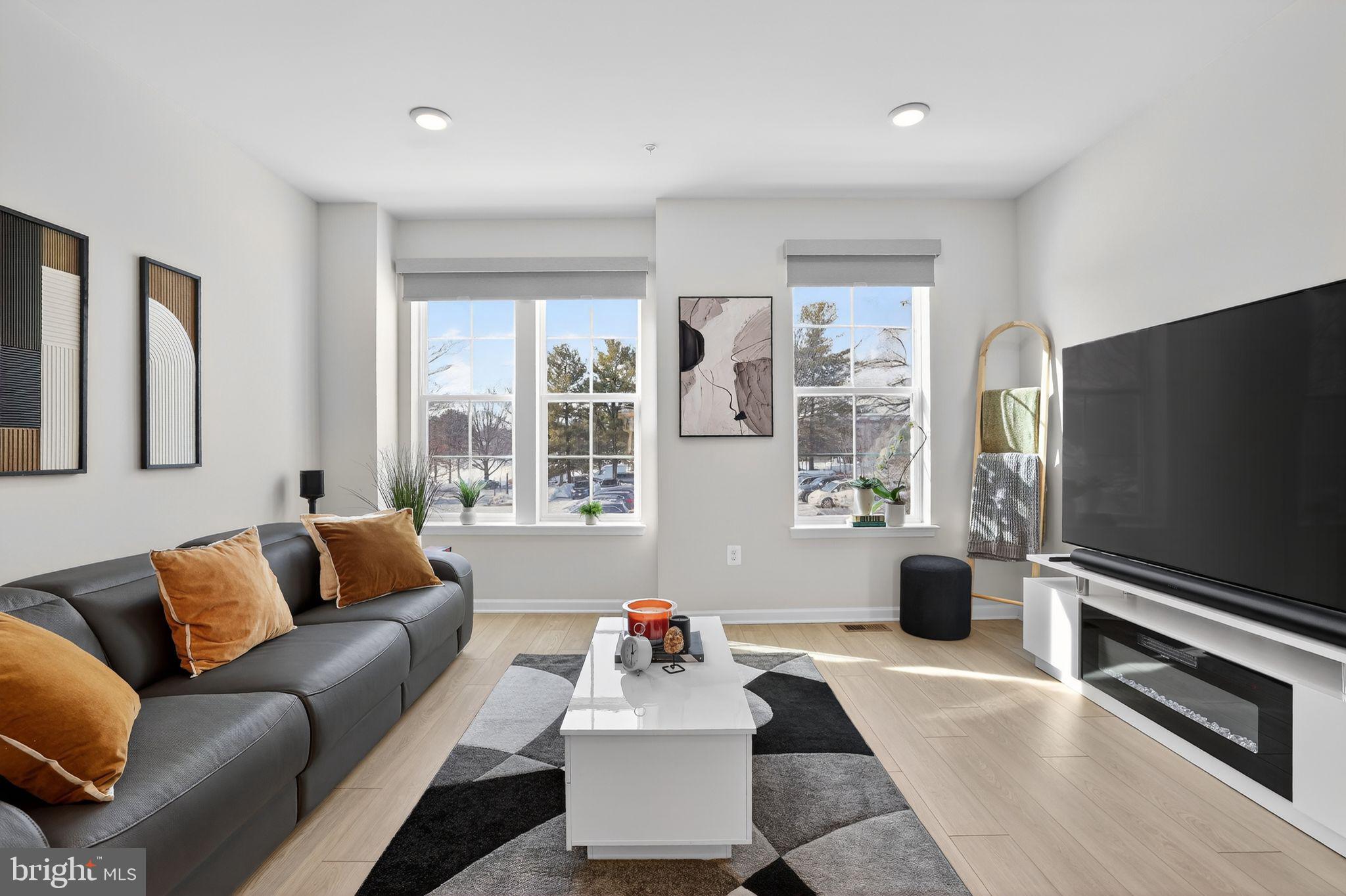 1017 VILLAGE CLUB ALLEY