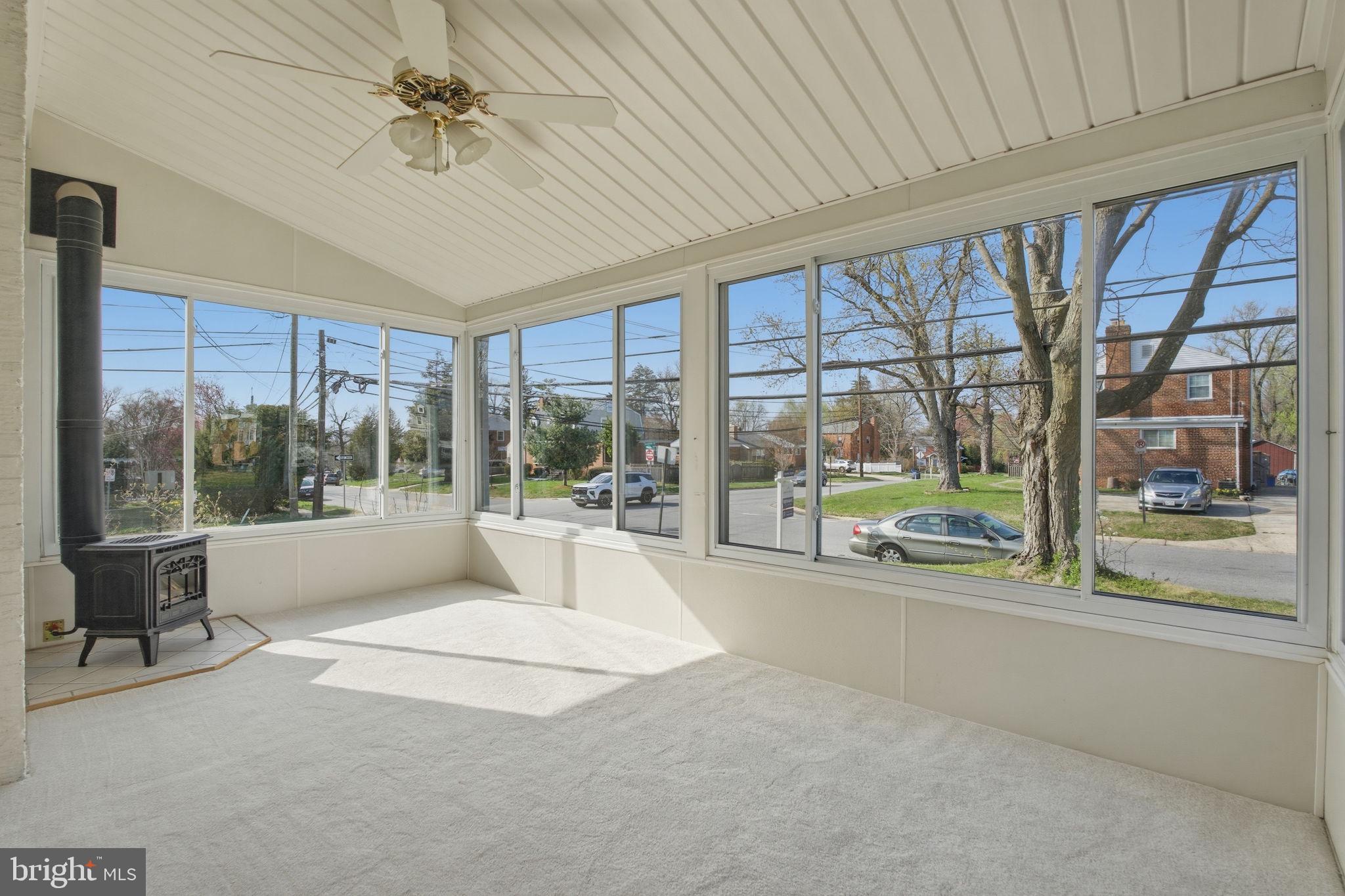 11527 GRANDVIEW AVENUE