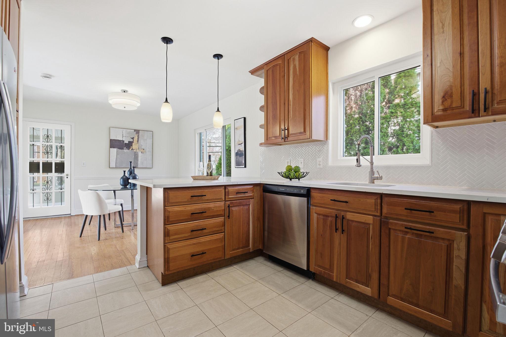 11527 GRANDVIEW AVENUE