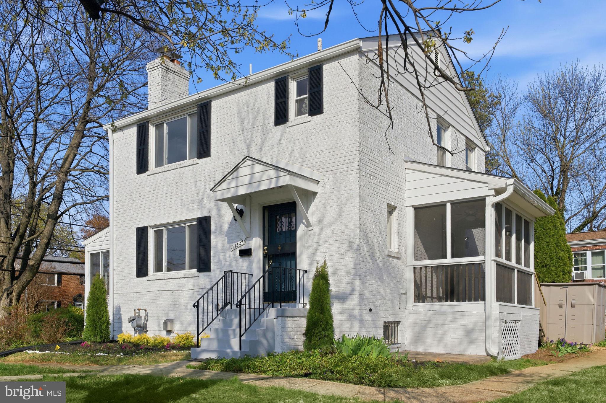 11527 GRANDVIEW AVENUE