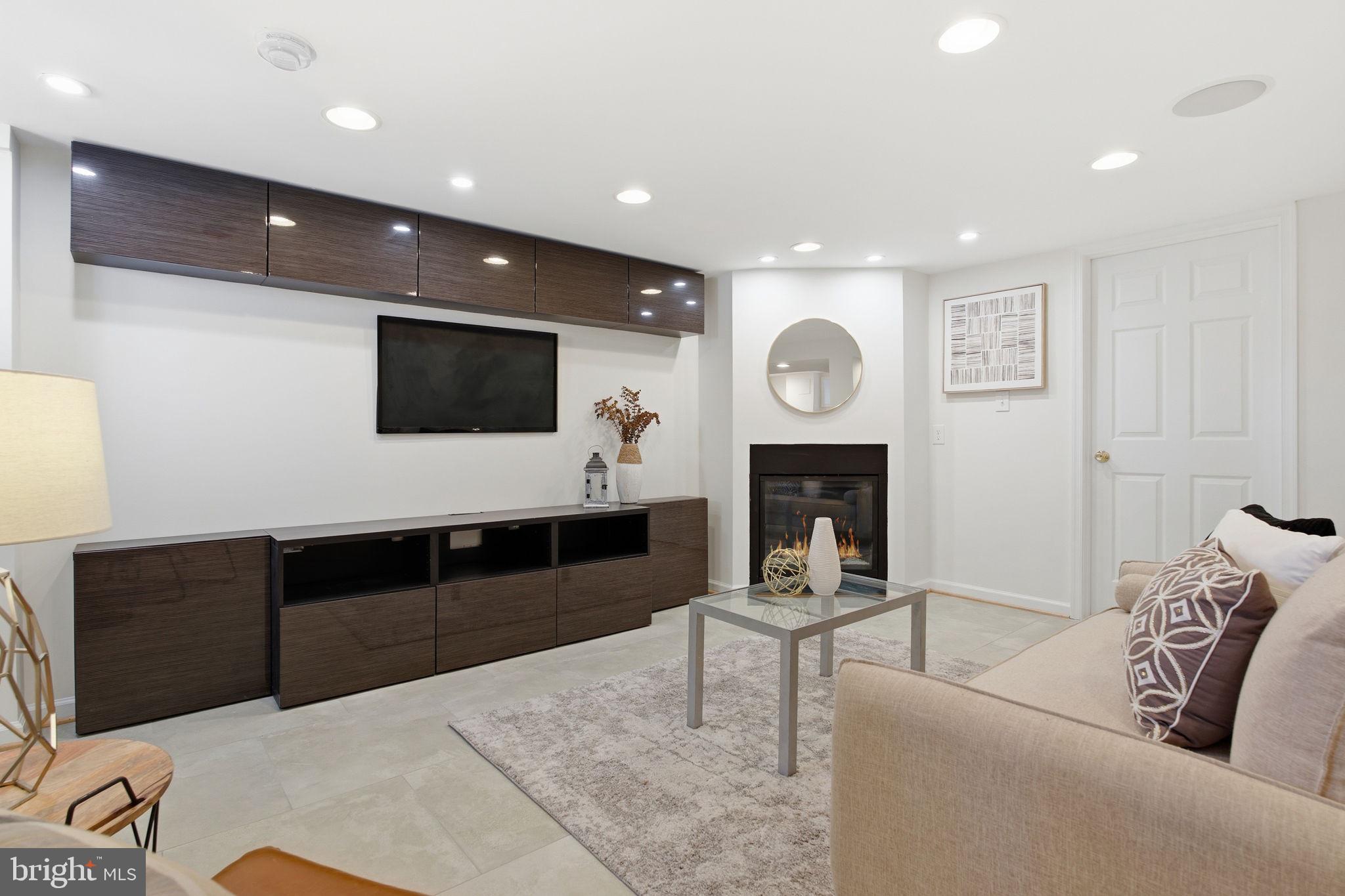 11527 GRANDVIEW AVENUE