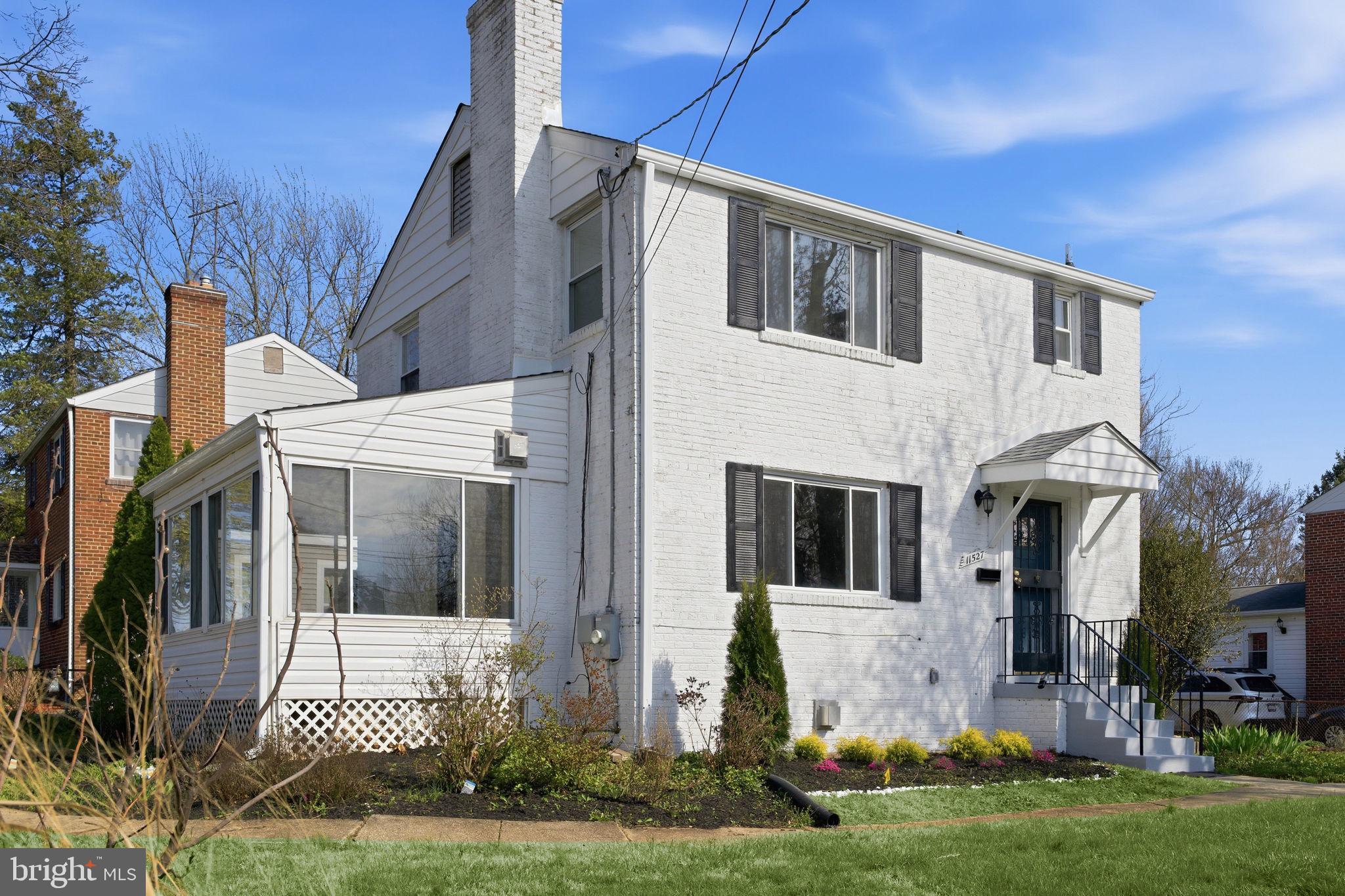 11527 GRANDVIEW AVENUE