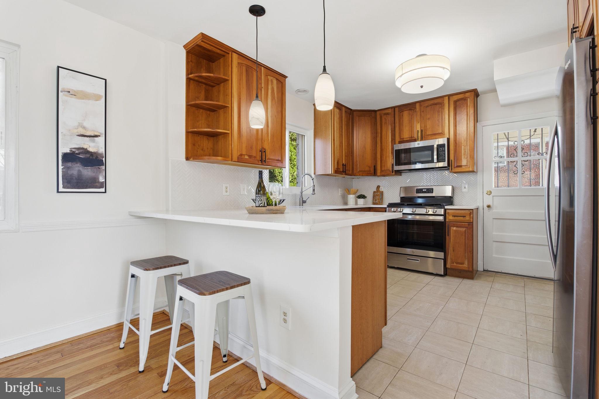 11527 GRANDVIEW AVENUE