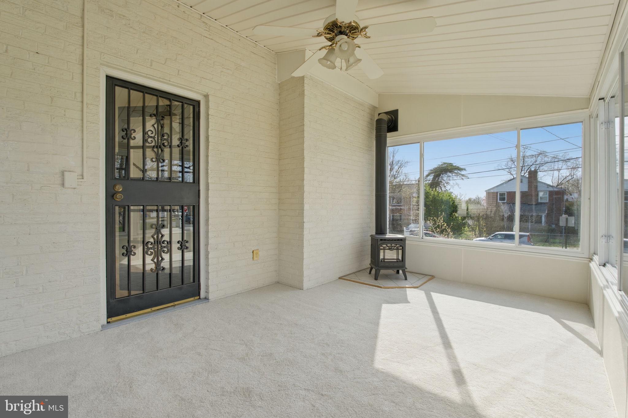 11527 GRANDVIEW AVENUE