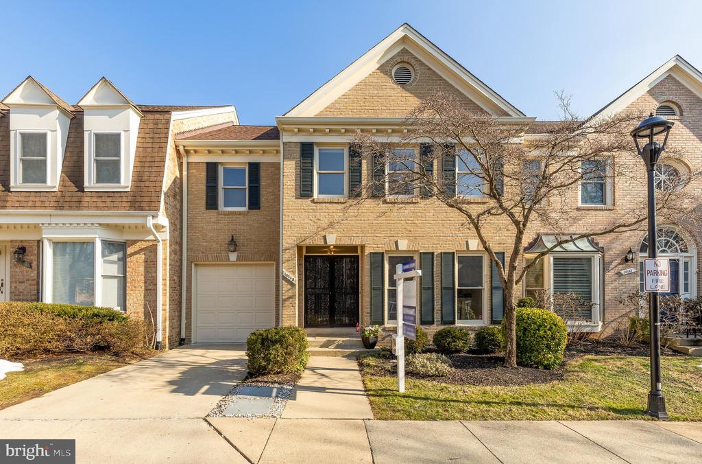 10135 CRESTBERRY PLACE