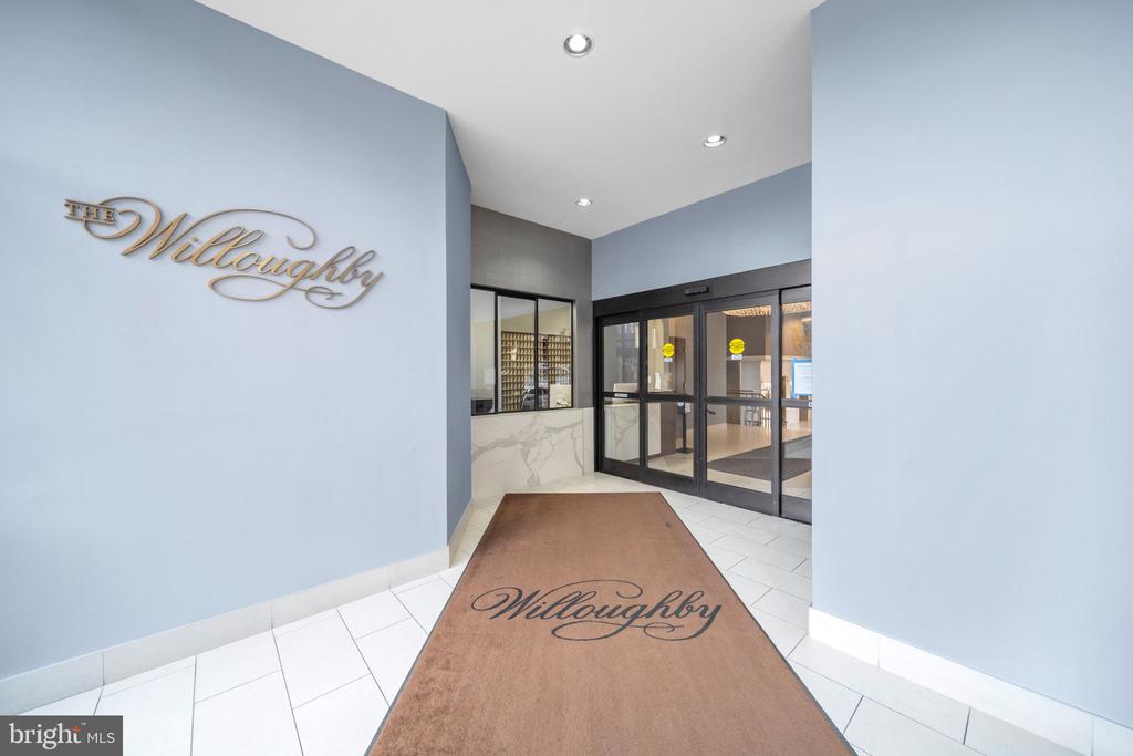 5500 FRIENDSHIP BOULEVARD Unit: 818N