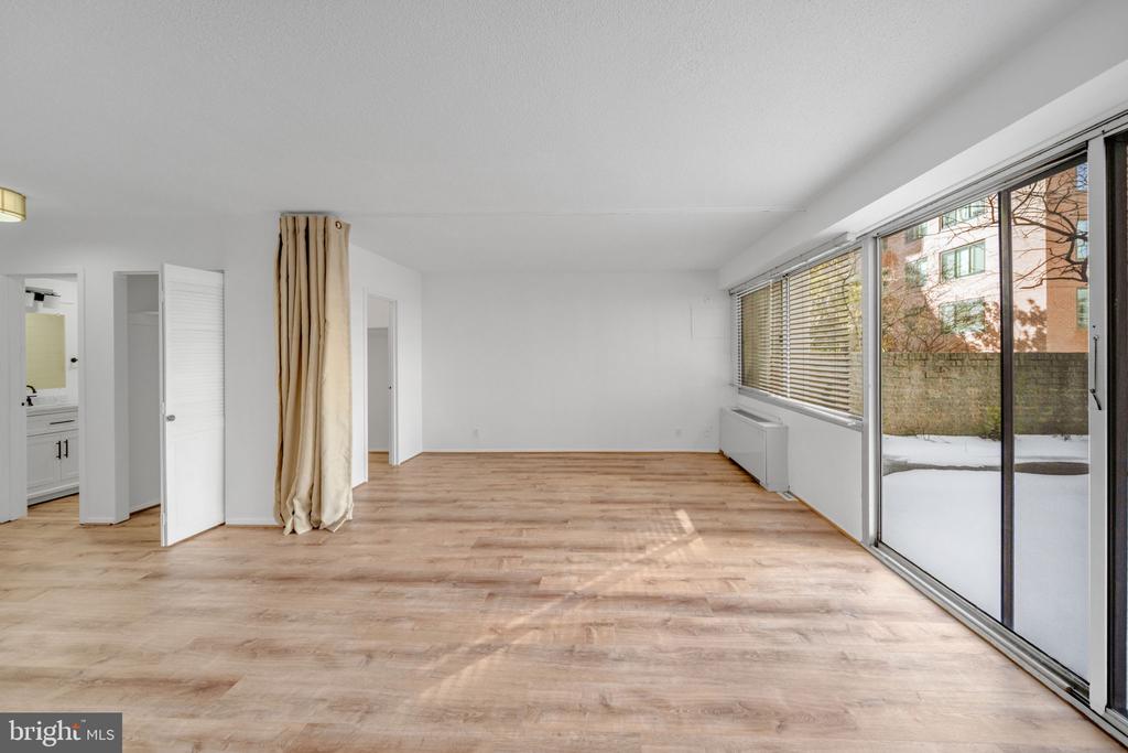 5500 FRIENDSHIP BOULEVARD Unit: 818N