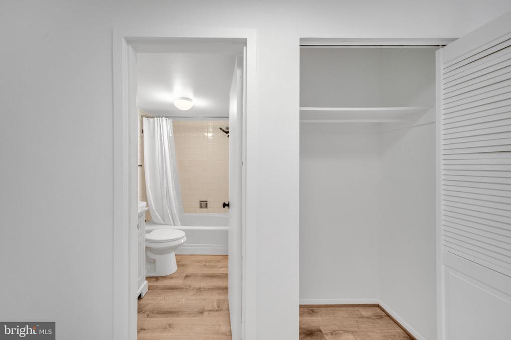 5500 FRIENDSHIP BOULEVARD Unit: 818N