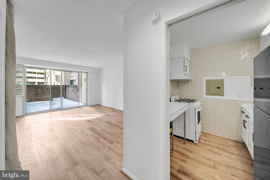 5500 FRIENDSHIP BOULEVARD Unit: 818N