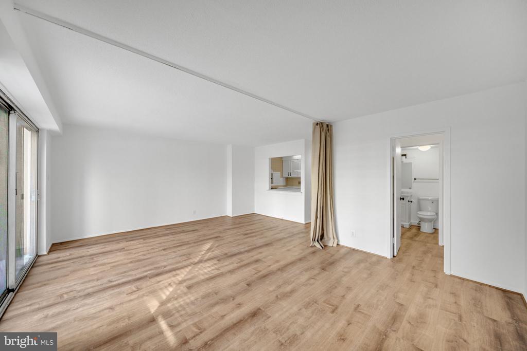 5500 FRIENDSHIP BOULEVARD Unit: 818N