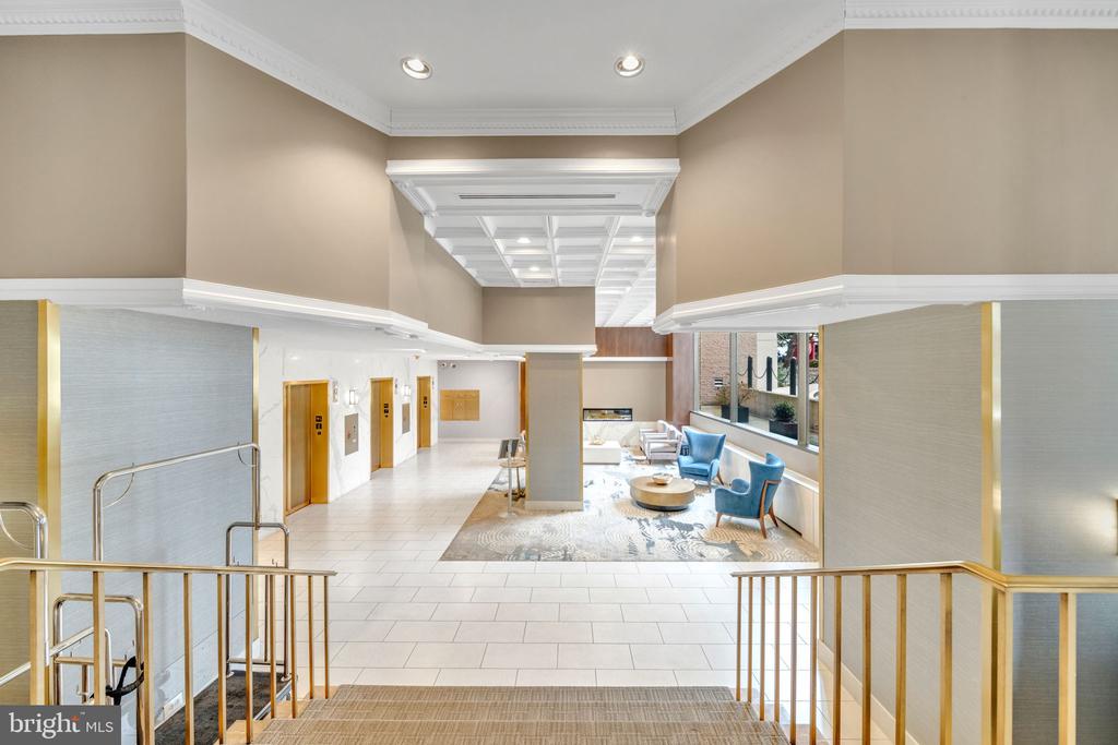 5500 FRIENDSHIP BOULEVARD Unit: 818N