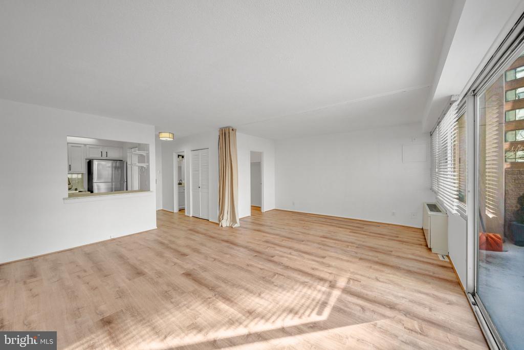 5500 FRIENDSHIP BOULEVARD Unit: 818N