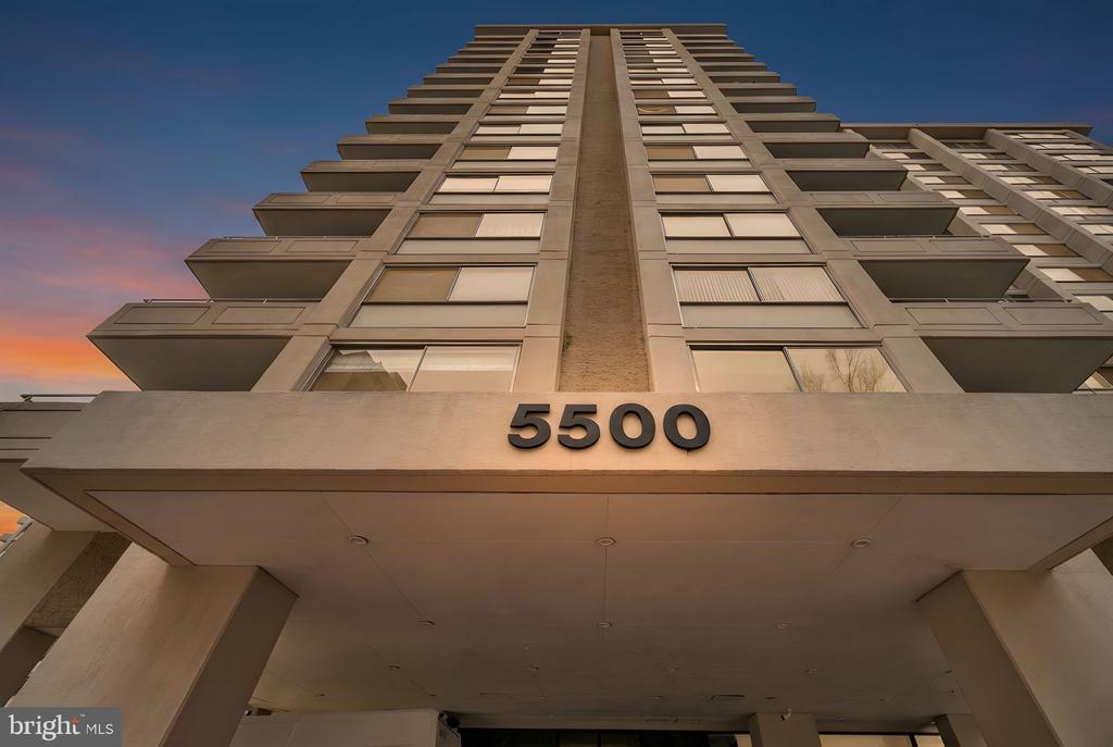 5500 FRIENDSHIP BOULEVARD Unit: 818N