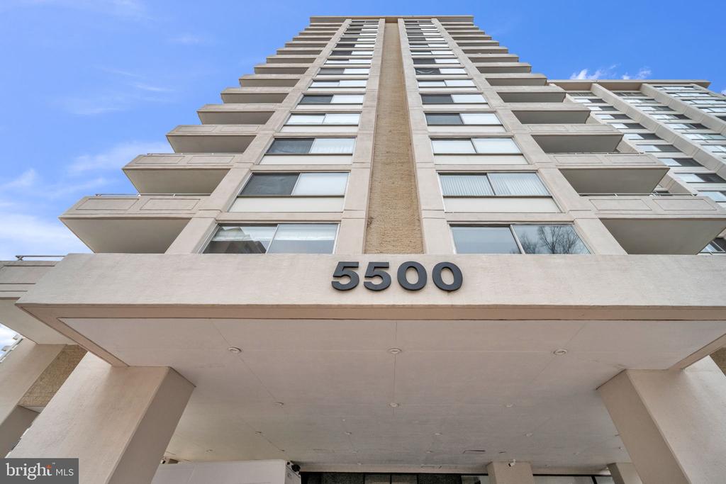 5500 FRIENDSHIP BOULEVARD Unit: 818N