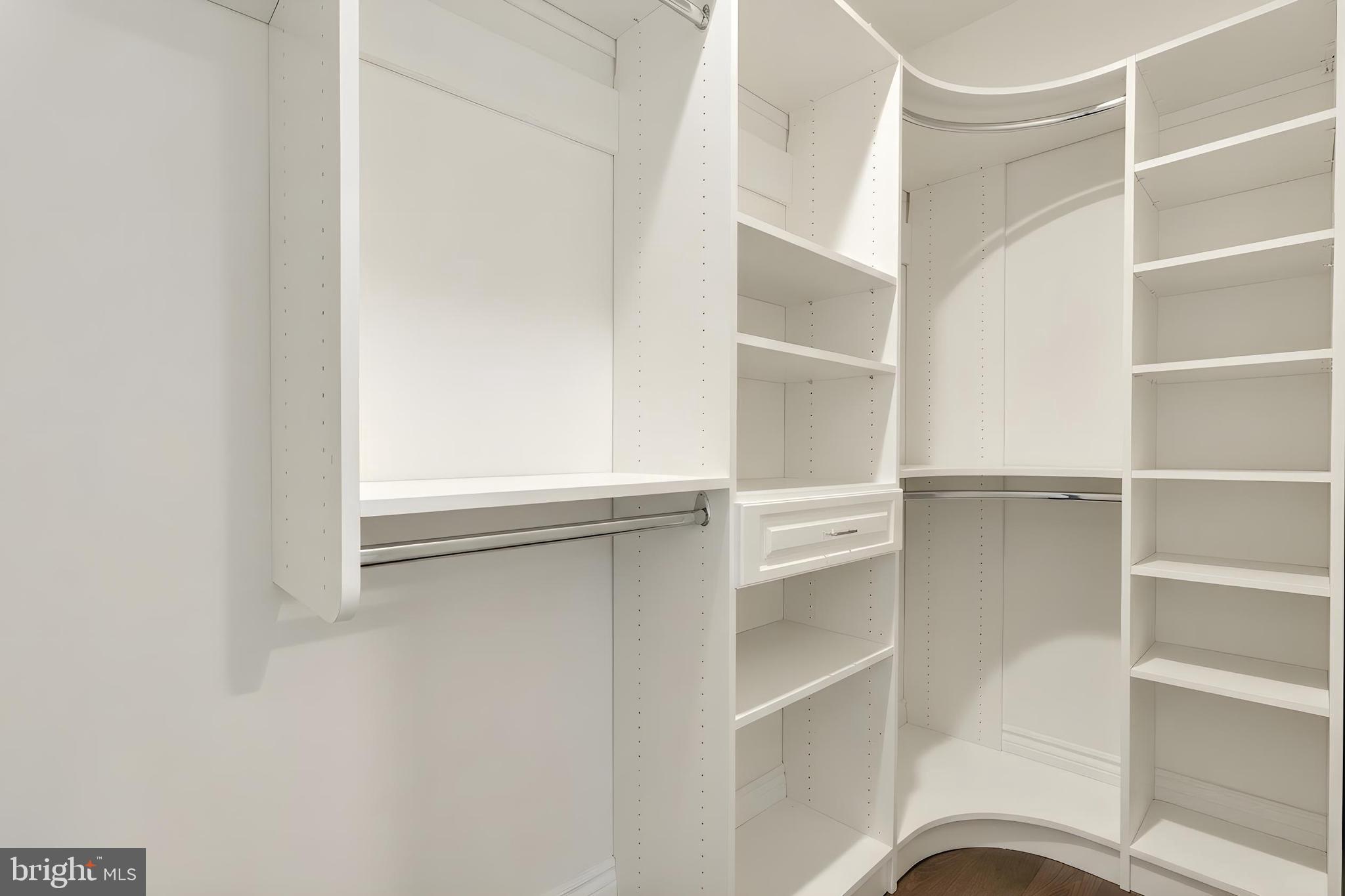 3737 GLENMOOR RESERVE LANE