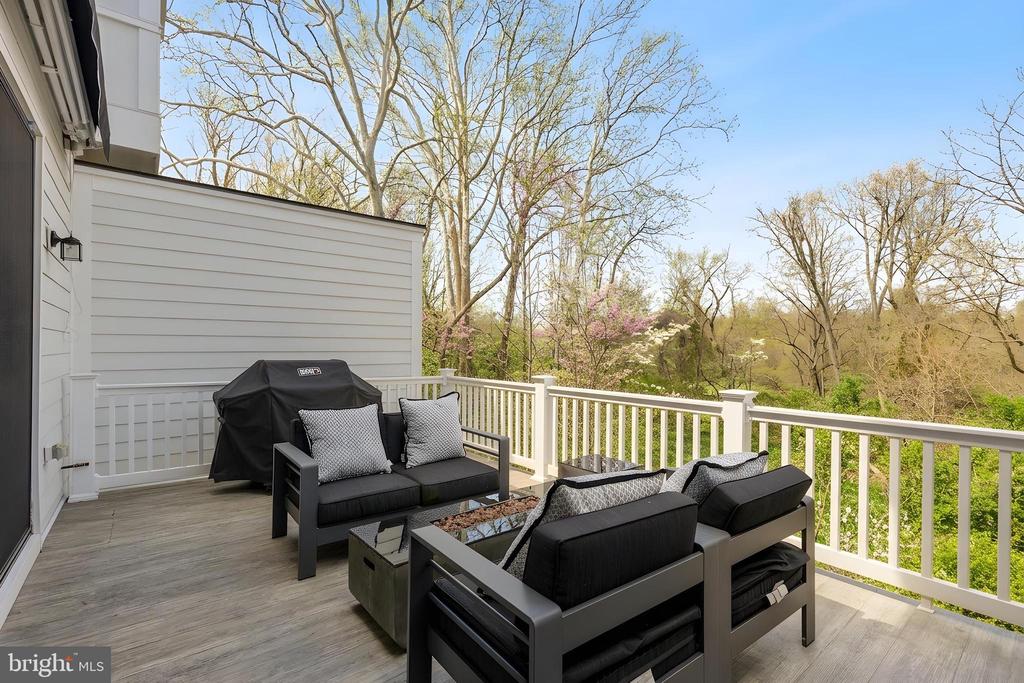 3737 GLENMOOR RESERVE LANE