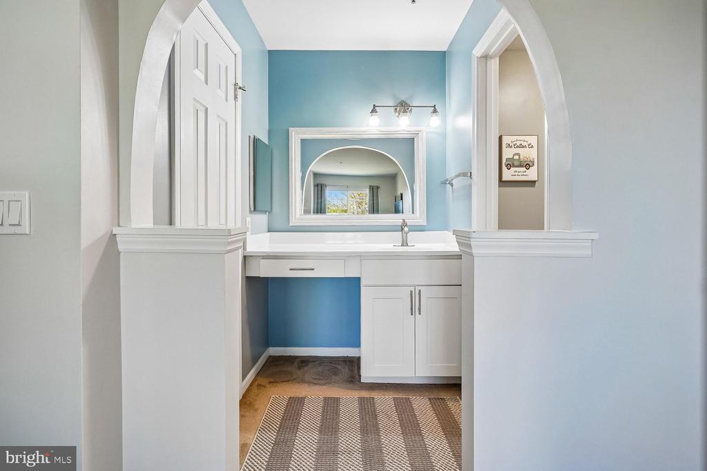 5804 INMAN PARK CIRCLE 210