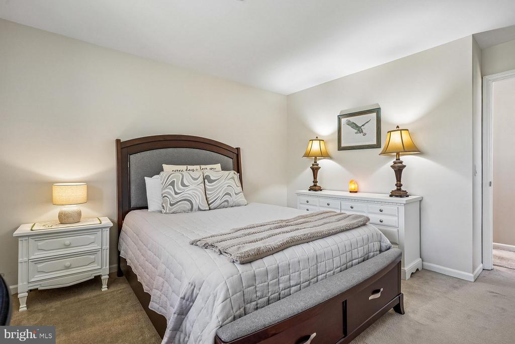 5804 INMAN PARK CIRCLE 210