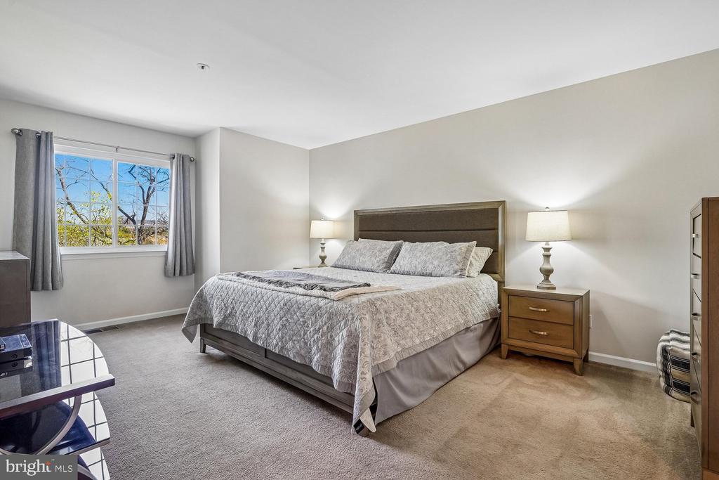 5804 INMAN PARK CIRCLE 210