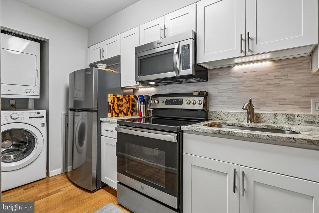 5804 INMAN PARK CIRCLE 210