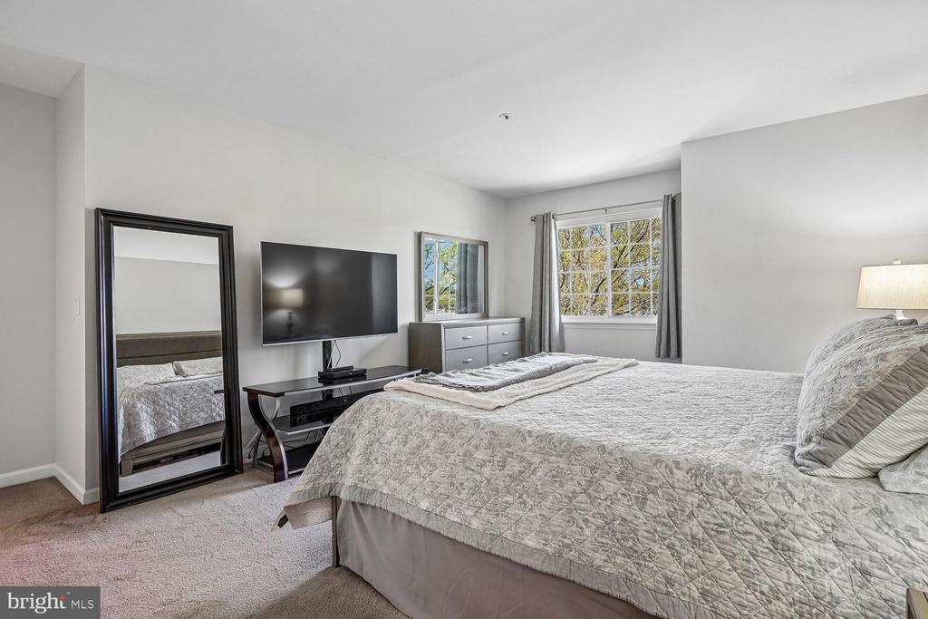 5804 INMAN PARK CIRCLE 210