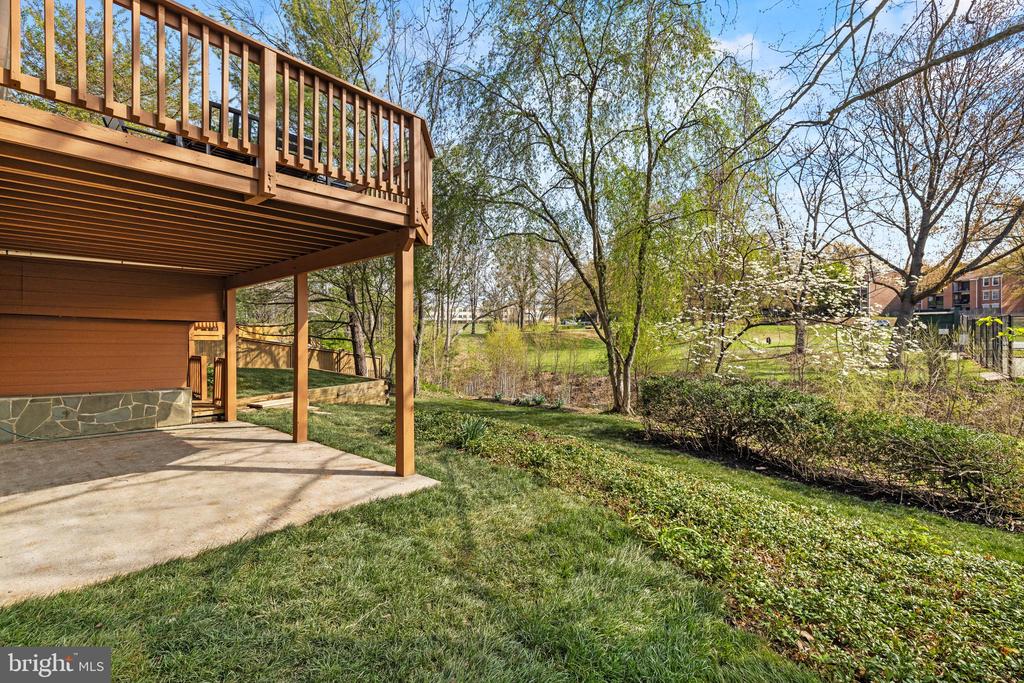 5 SOLITAIRE COURT