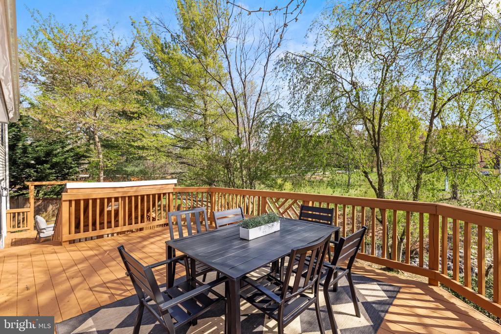 5 SOLITAIRE COURT