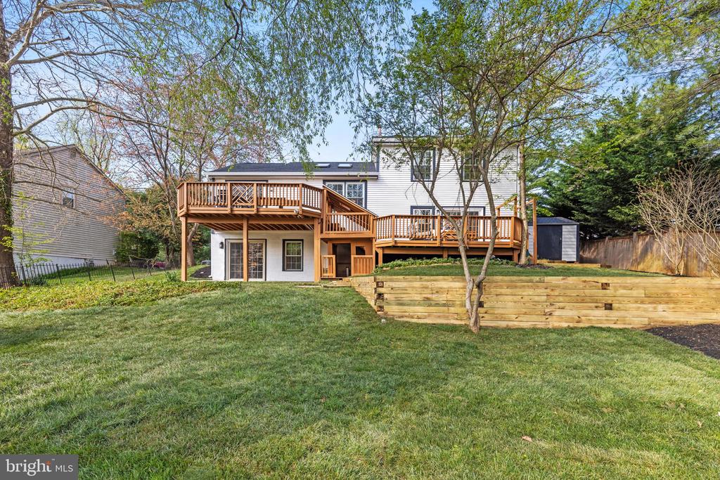 5 SOLITAIRE COURT