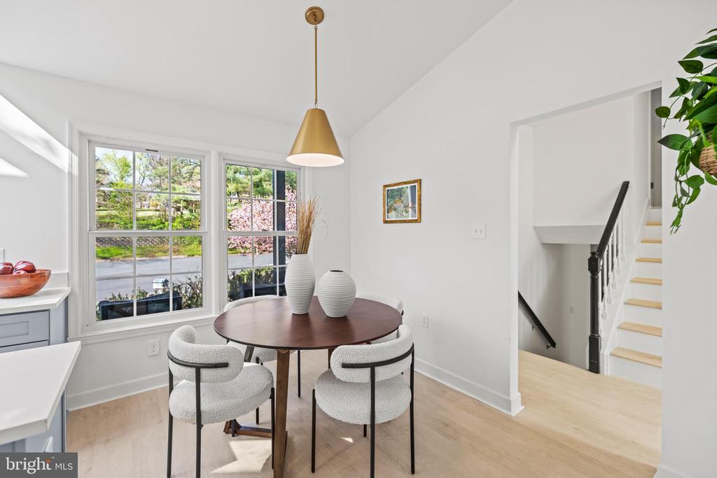 5 SOLITAIRE COURT