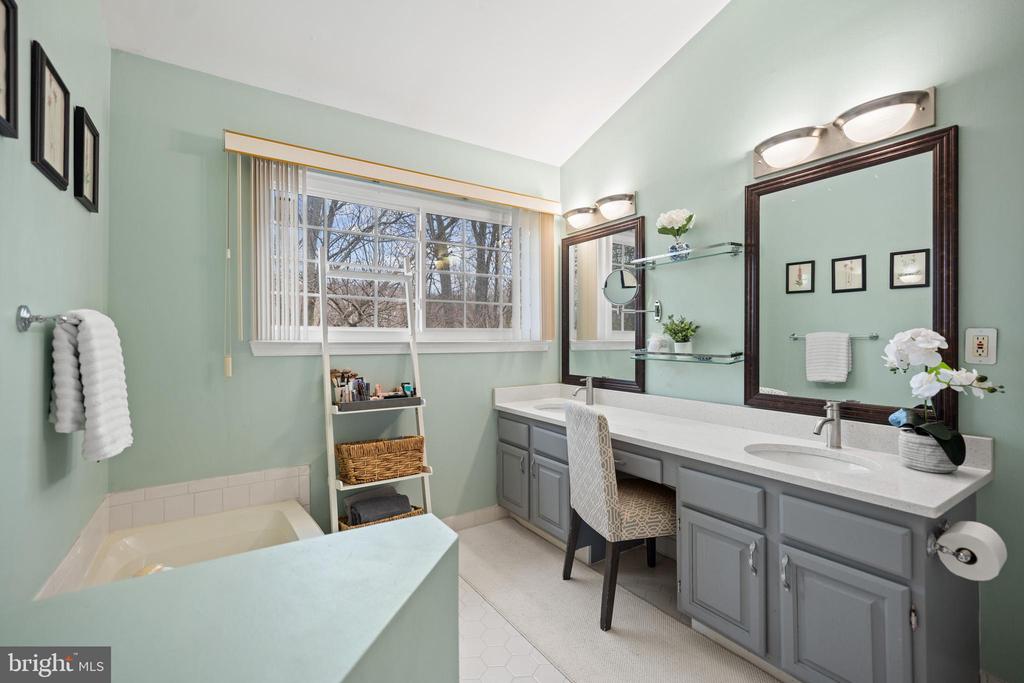 14139 FURLONG WAY