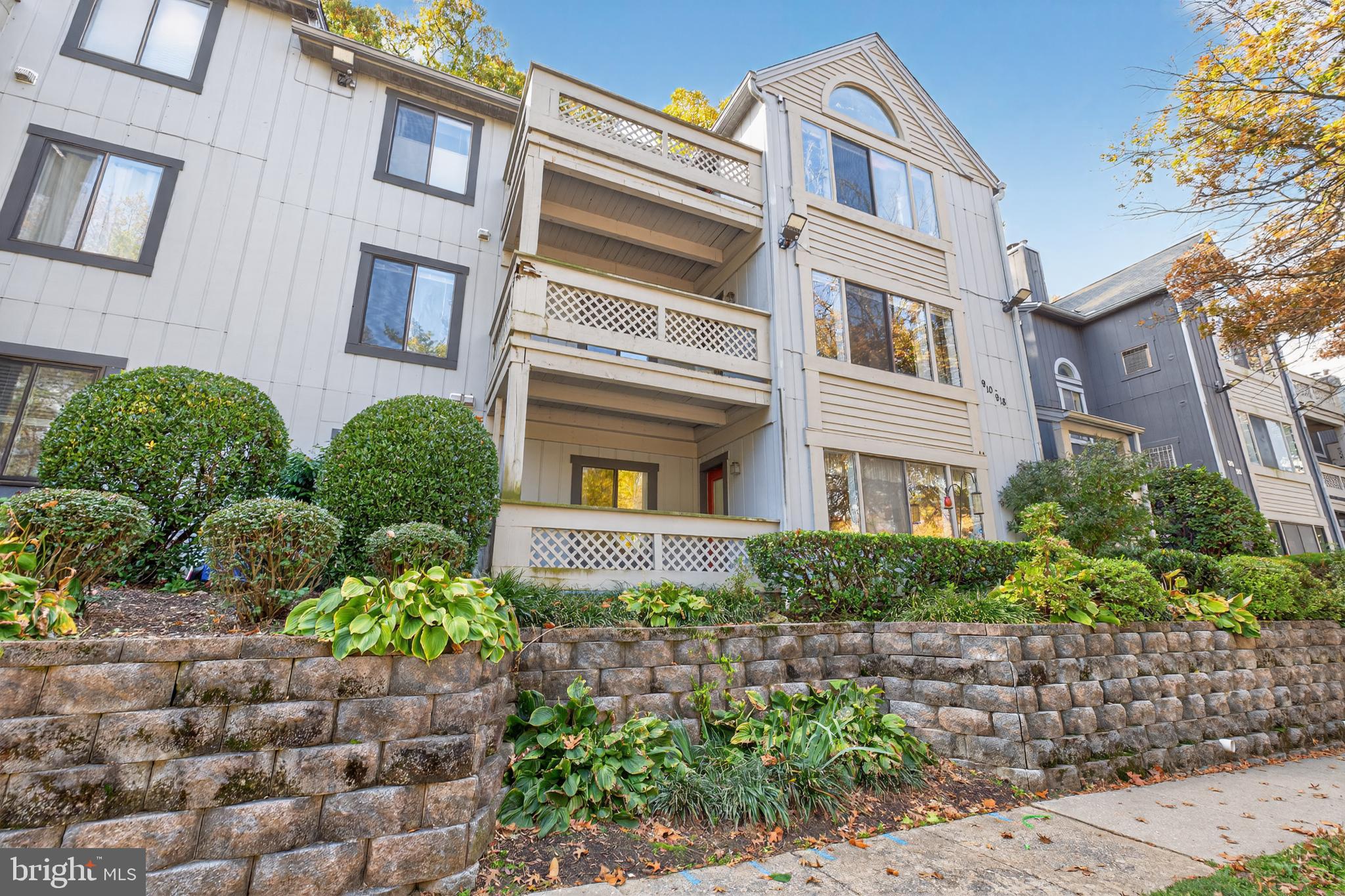 910 WINDBROOKE DRIVE 910