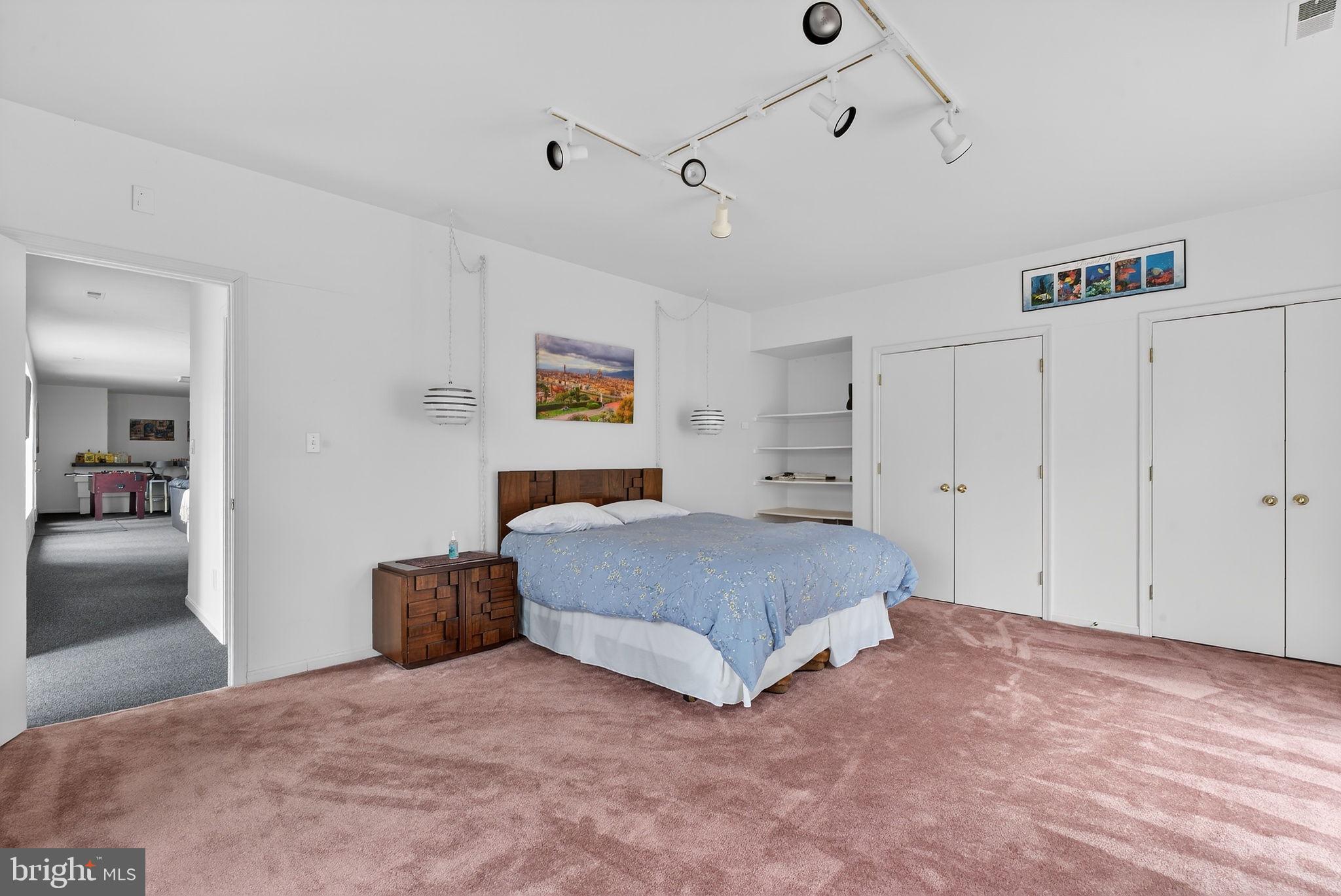 2 LAKE POTOMAC COURT