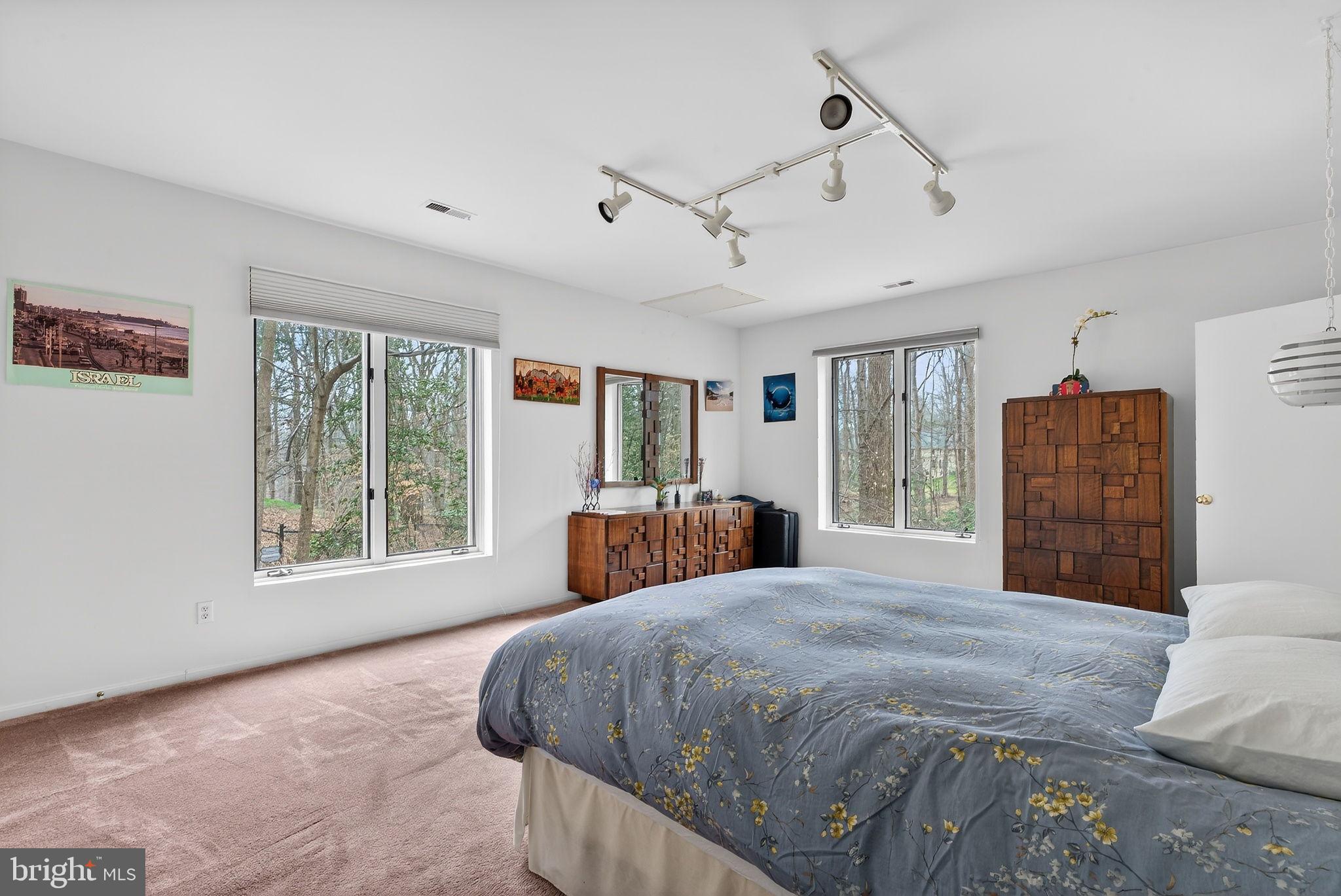 2 LAKE POTOMAC COURT