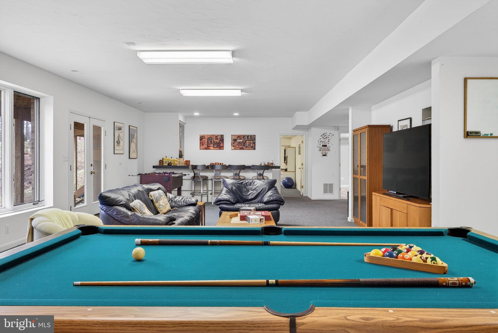 2 LAKE POTOMAC COURT