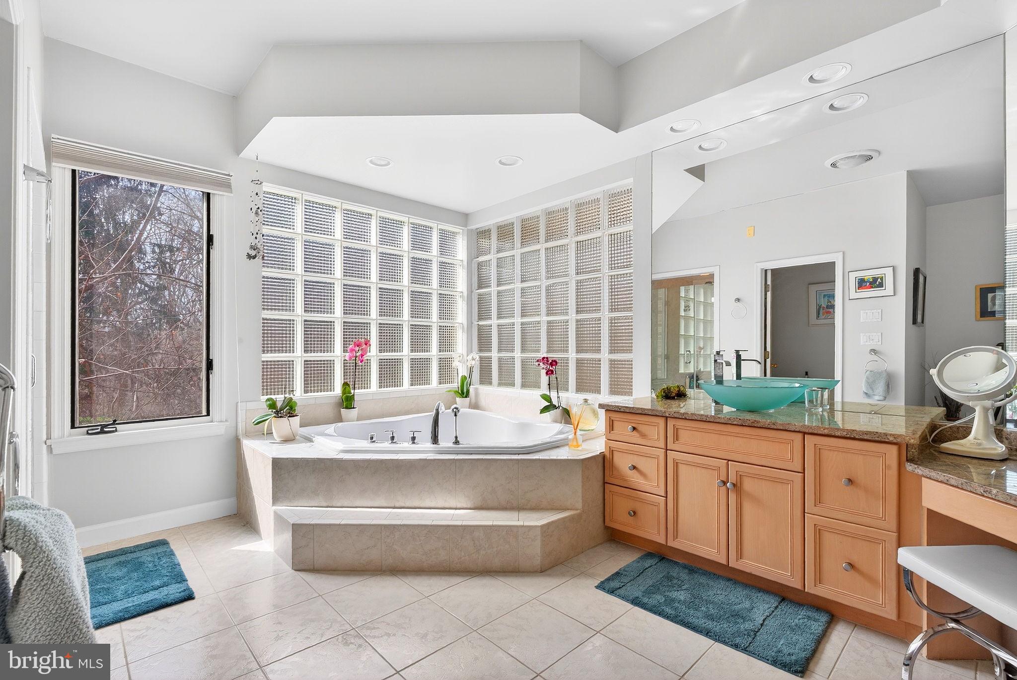 2 LAKE POTOMAC COURT