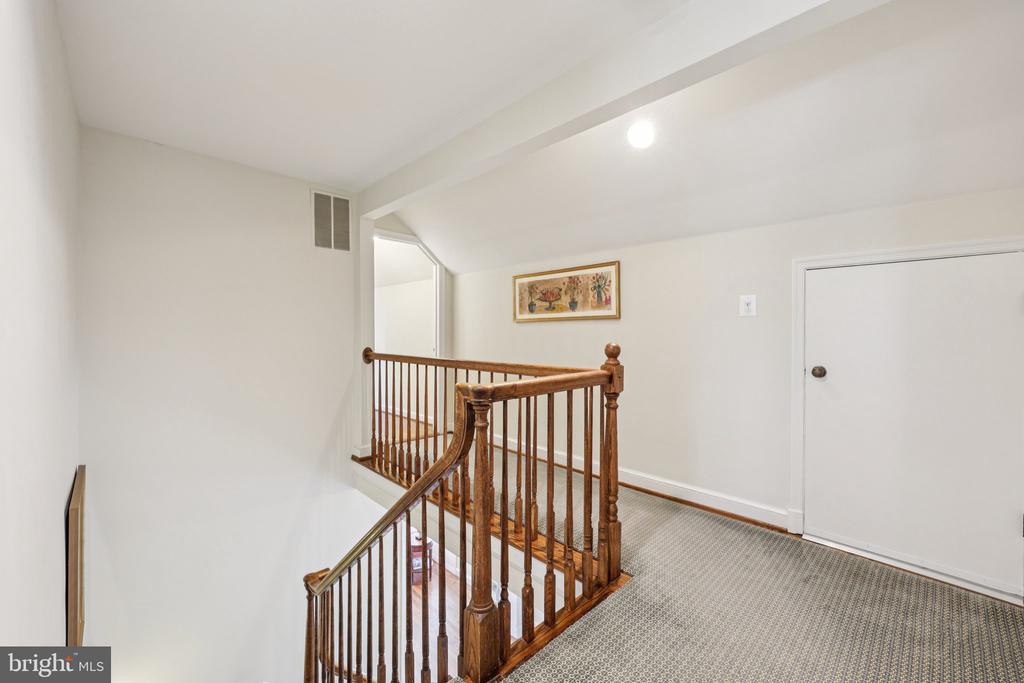 5805 MARBURY