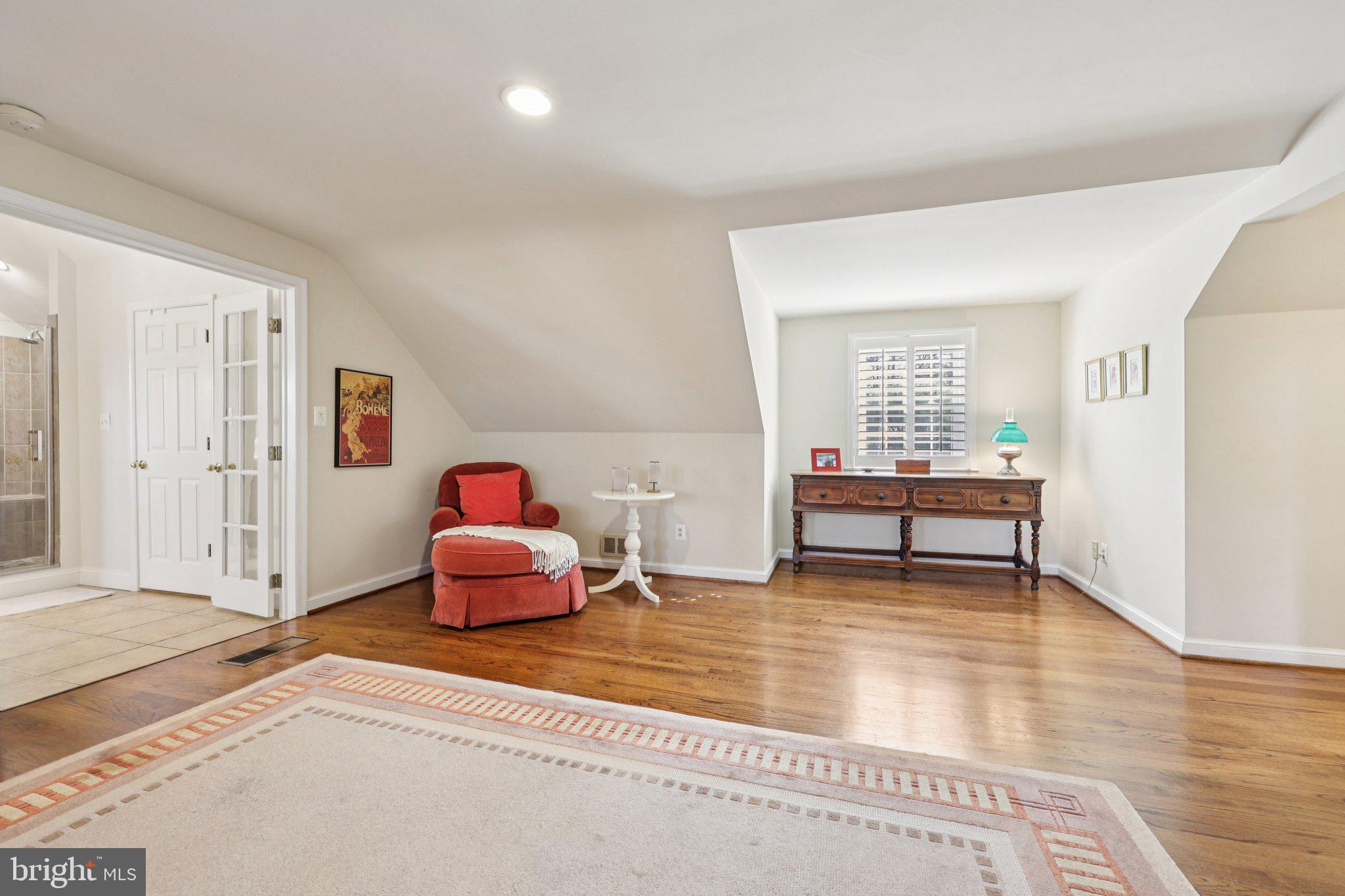 5805 MARBURY